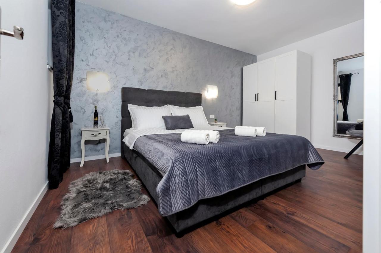 רוביני Deluxe Apartments A&A מראה חיצוני תמונה