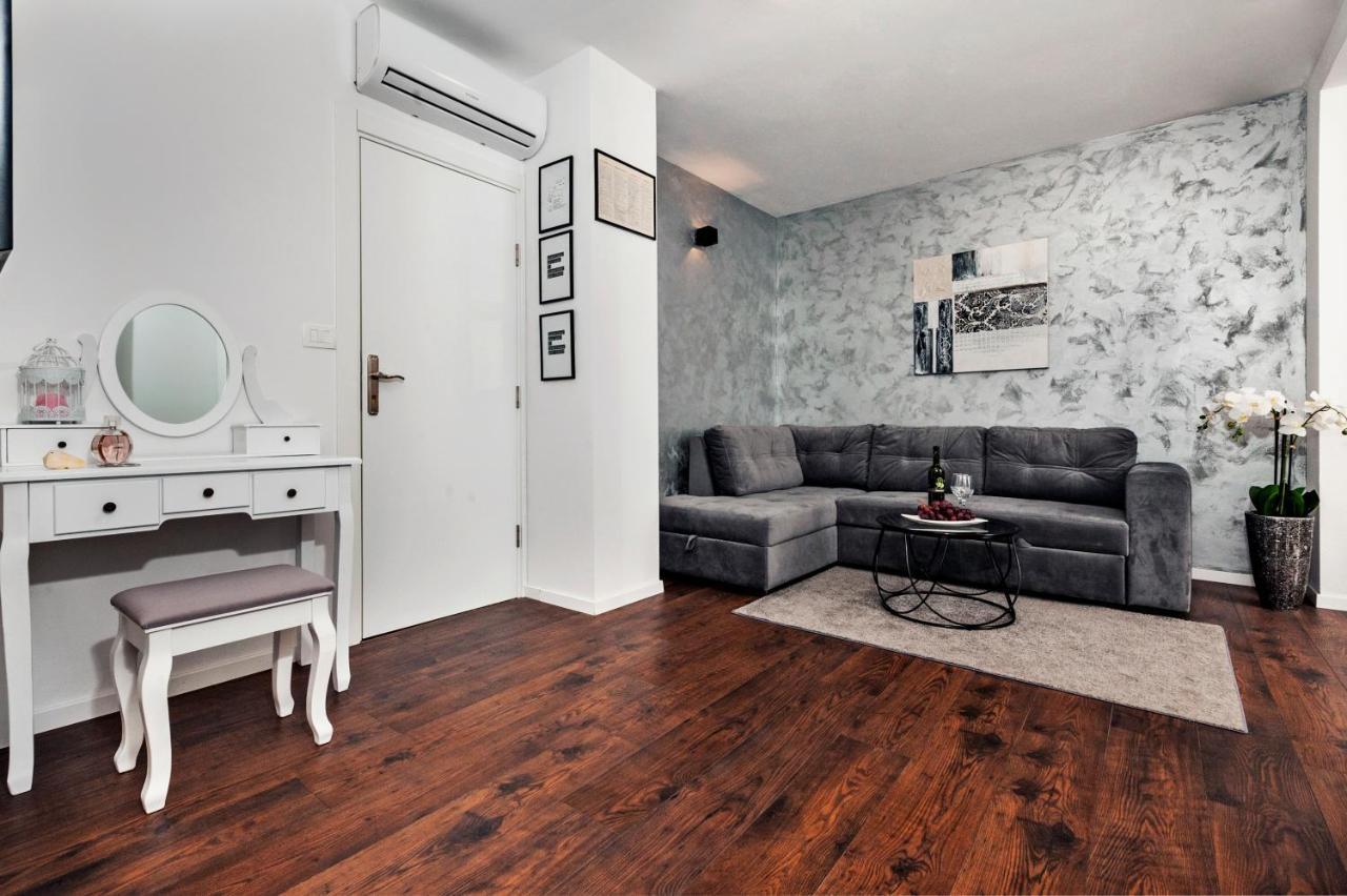 רוביני Deluxe Apartments A&A מראה חיצוני תמונה