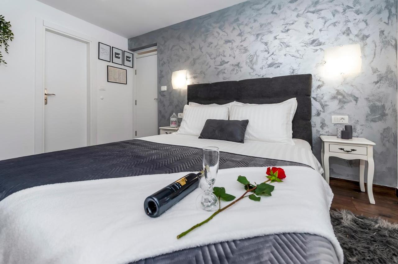 רוביני Deluxe Apartments A&A מראה חיצוני תמונה