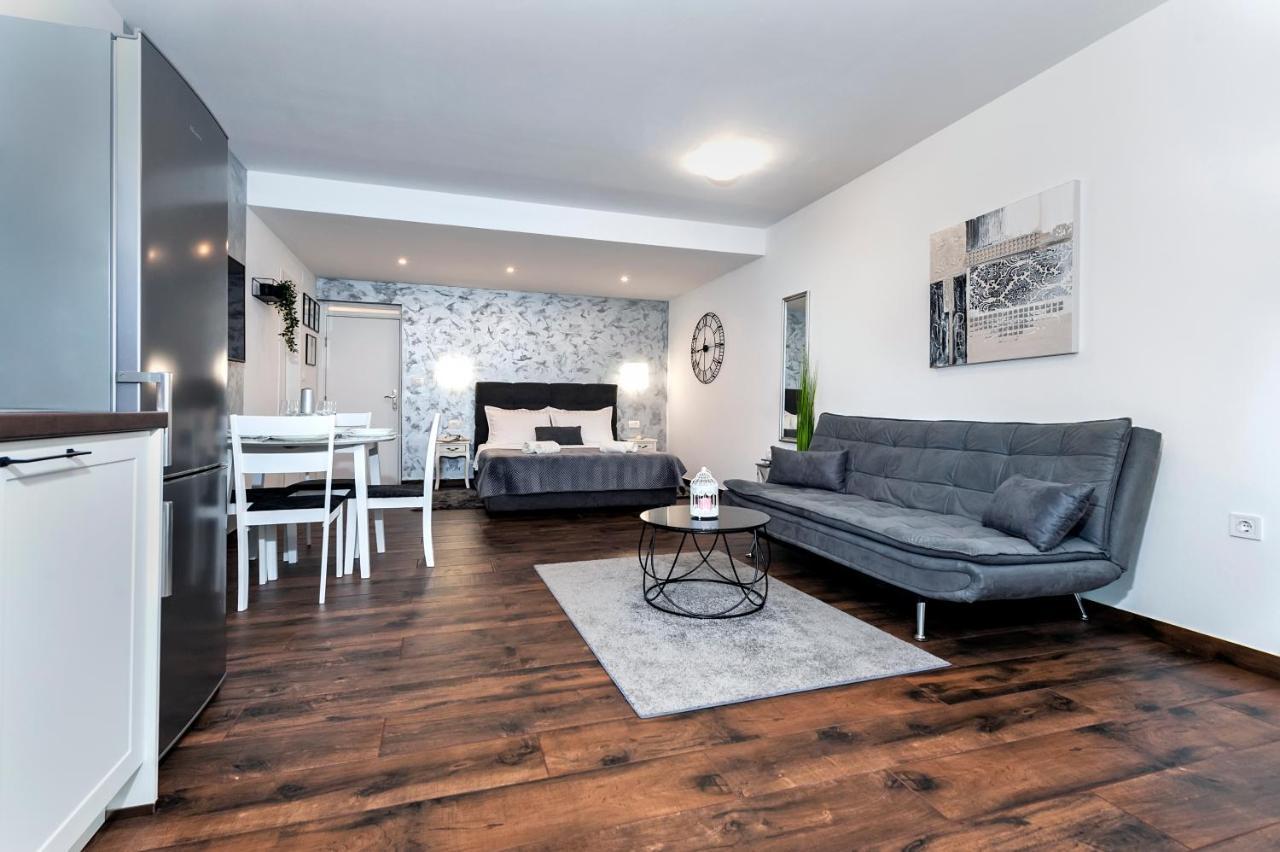 רוביני Deluxe Apartments A&A מראה חיצוני תמונה