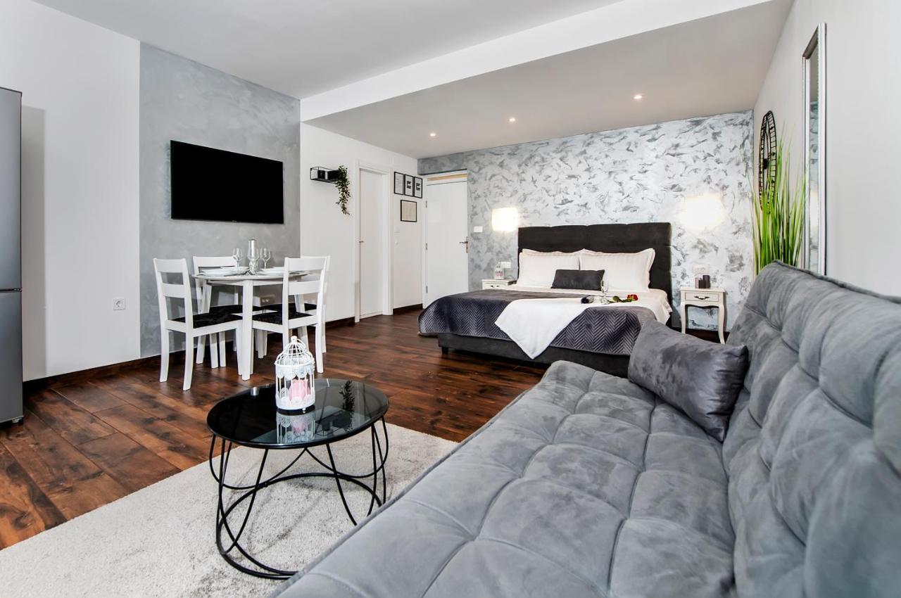 רוביני Deluxe Apartments A&A מראה חיצוני תמונה