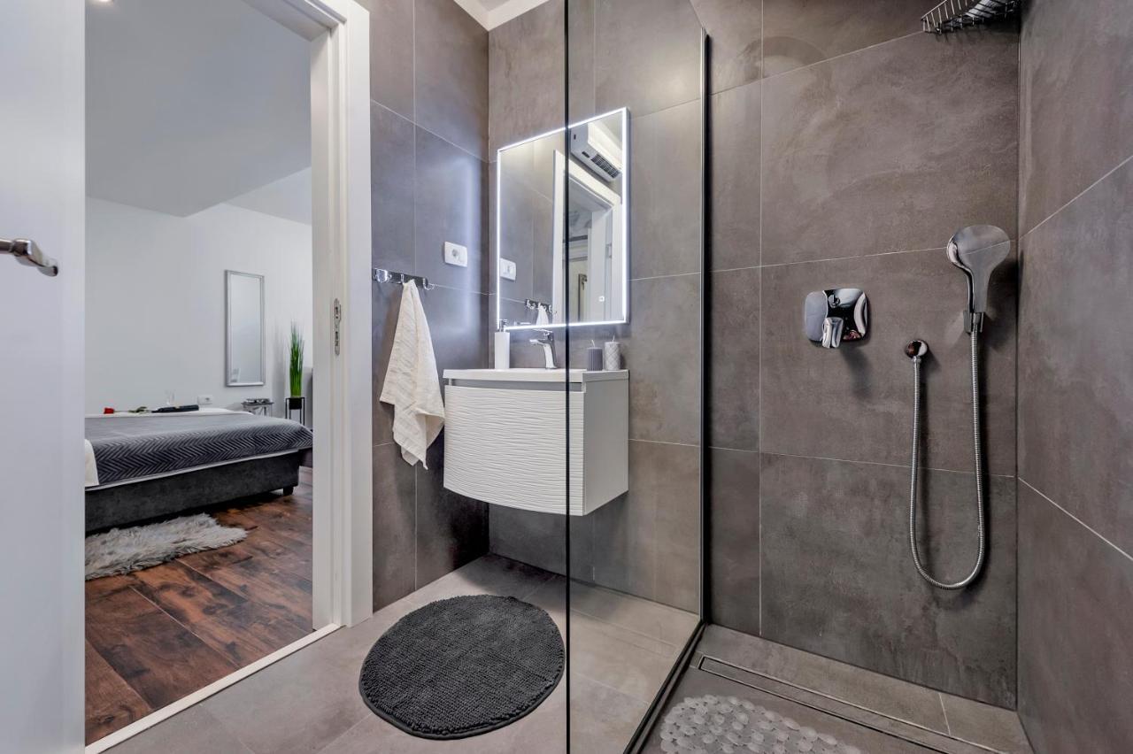 רוביני Deluxe Apartments A&A מראה חיצוני תמונה