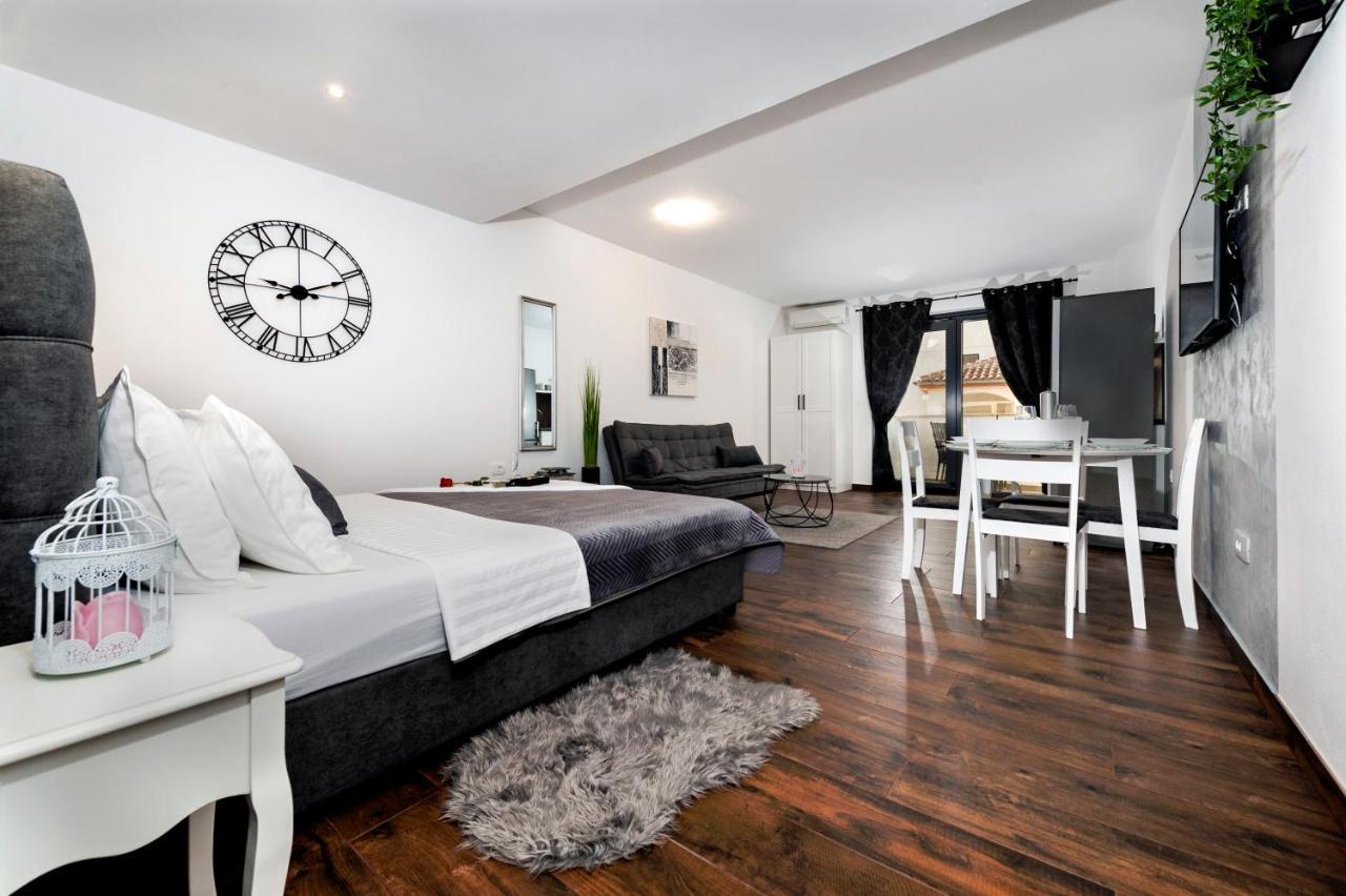 רוביני Deluxe Apartments A&A מראה חיצוני תמונה